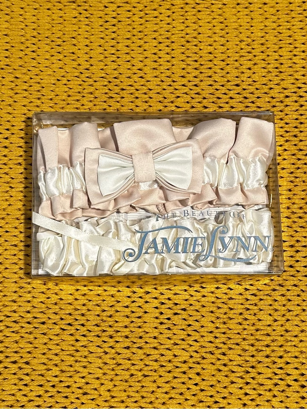 2-Piece Bridal Garters Satin in Blush & Cream